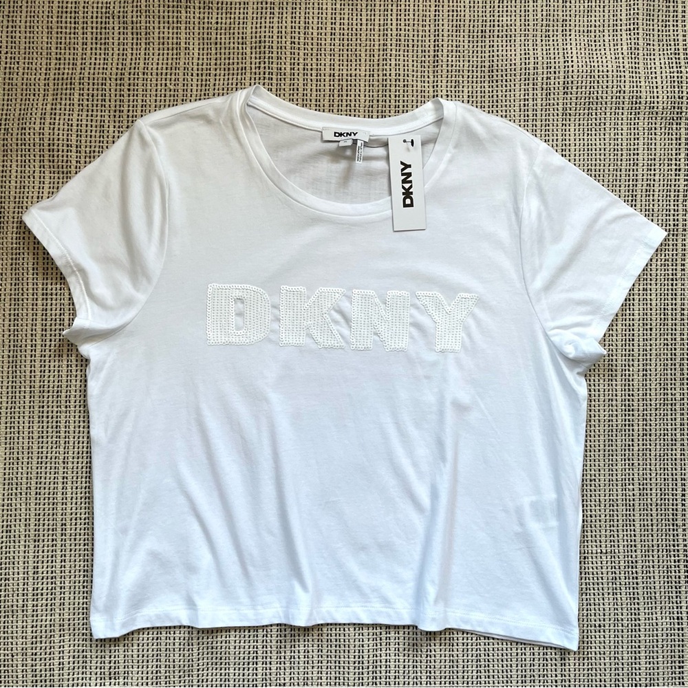DKNY Women’s Short Sleeve Crew Neck White T-shirt with Sequin Material Size XL